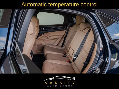 Used 2022 Porsche Cayenne Coupe w/ Premium Package image 12