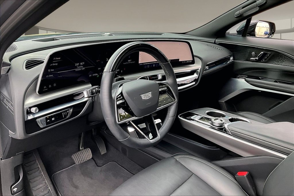 Used 2023 Cadillac Lyriq 2WD image 13