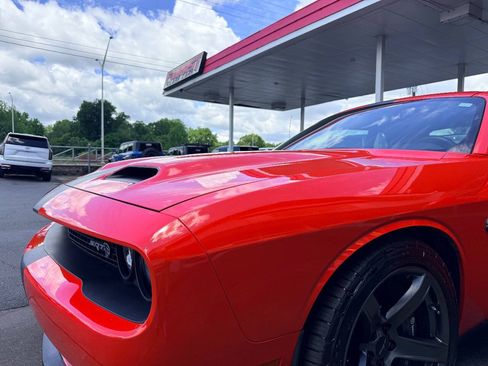 Used 2019 Dodge Challenger SRT Hellcat Redeye RWD image 16