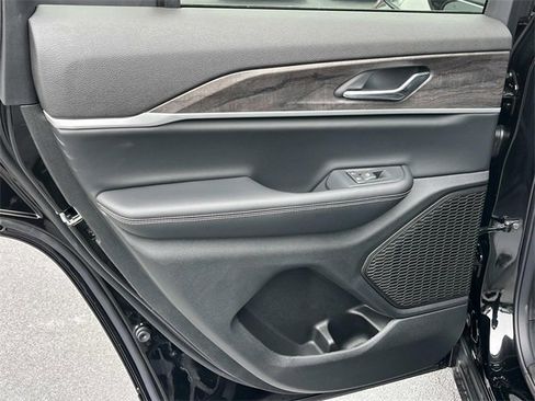 New 2025 Jeep Grand Cherokee Limited image 17