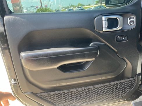 Used 2019 Jeep Wrangler Unlimited Rubicon image 36