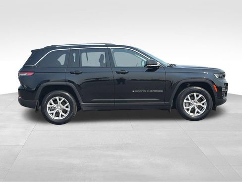 Used 2022 Jeep Grand Cherokee Limited w/ Luxury Tech Group II AWD/4WD image 23
