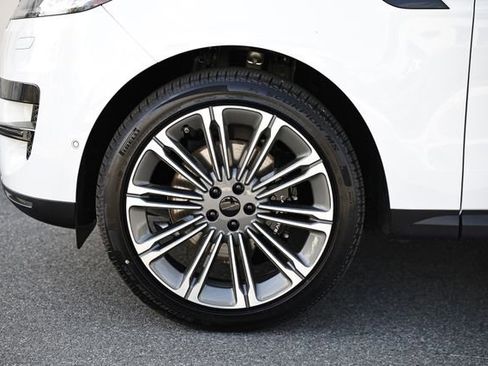 New 2026 Land Rover Range Rover Sport SE AWD/4WD image 5