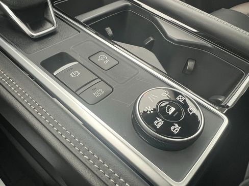 New 2026 Nissan Pathfinder Platinum AWD/4WD image 24