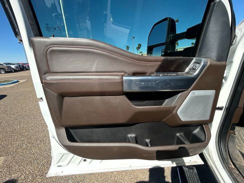 Used 2025 Ford F350 King Ranch w/ FX4 Off-Road Package image 11