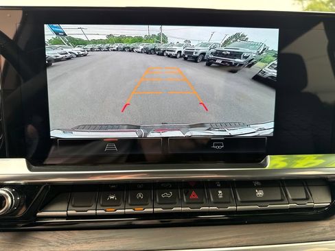 Used 2026 GMC Sierra 1500 SLT AWD/4WD image 23