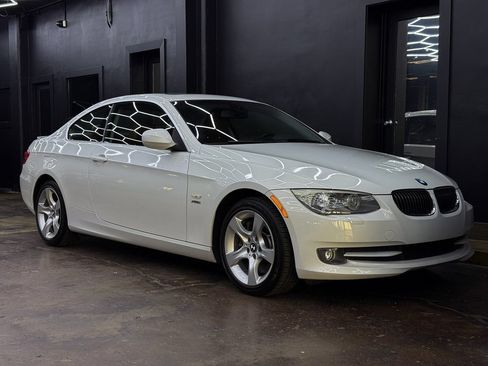 Used 2011 BMW 335i xDrive Coupe AWD/4WD image 11