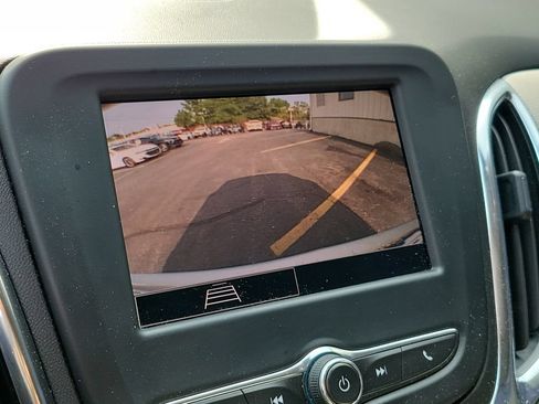 Used 2022 Chevrolet Equinox LT AWD/4WD image 32