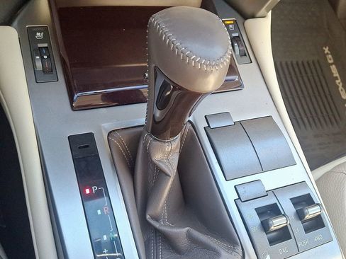 Used 2019 Lexus GX 460 Premium w/ Premium Package image 16