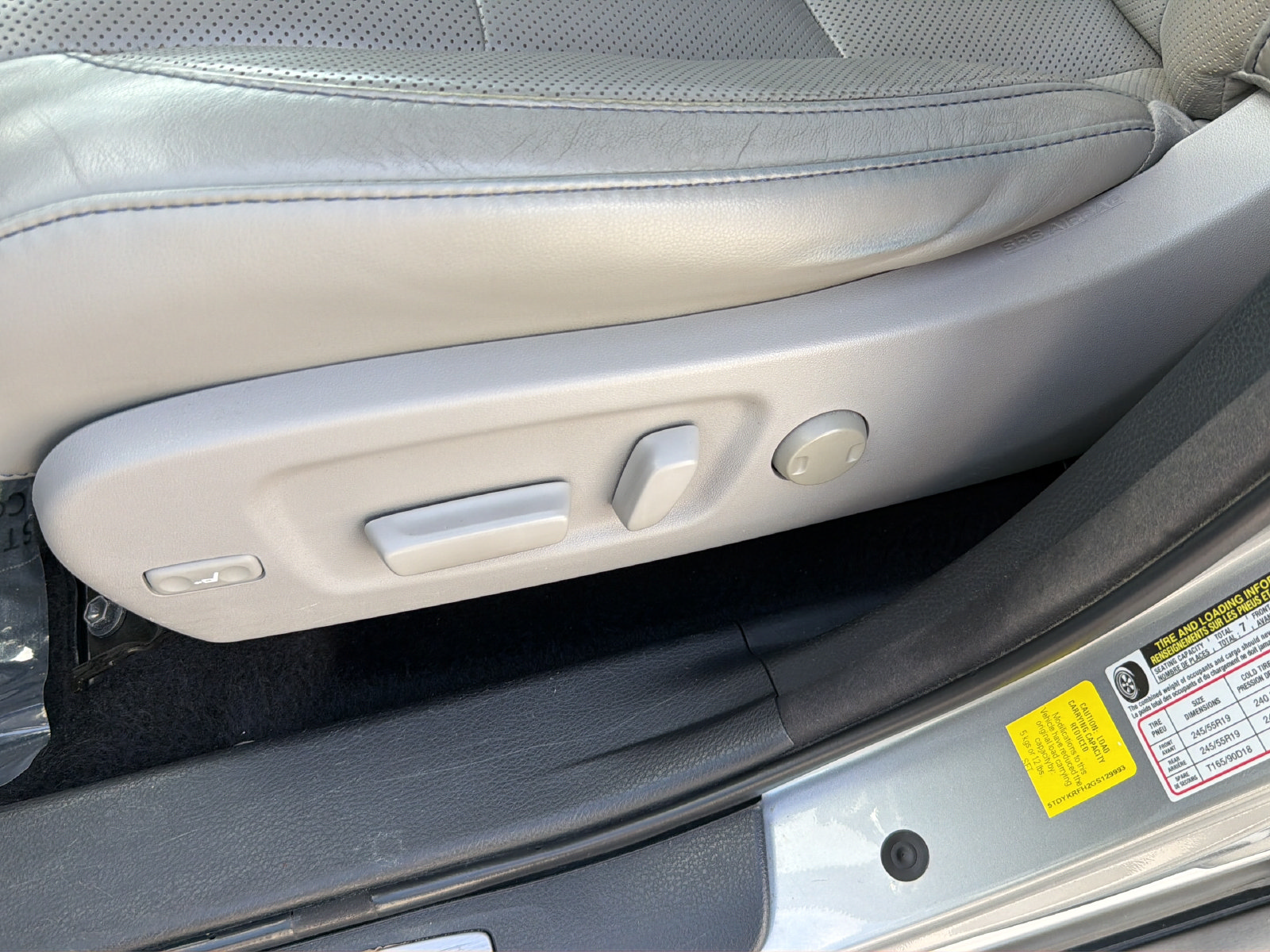 Used 2016 Toyota Highlander Limited Platinum FWD image 32