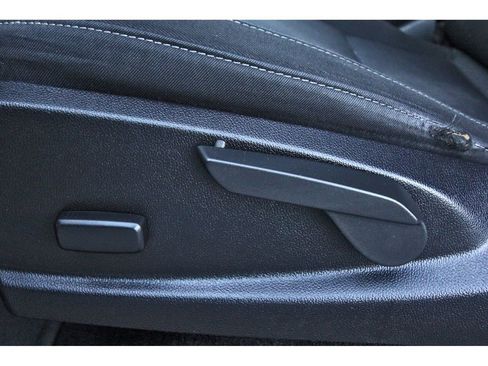 Used 2018 GMC Canyon SLE w/ SLE Convenience Package image 32