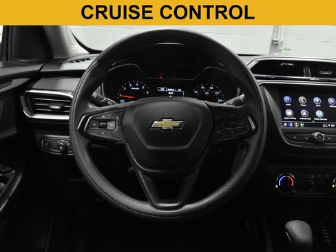Used 2023 Chevrolet TrailBlazer LS FWD image 4