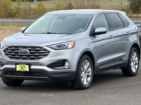Used 2024 Ford Edge Titanium image 8