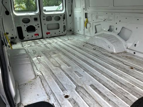 Used 2014 Ford E-350 and Econoline 350 Extended Super Duty RWD image 25