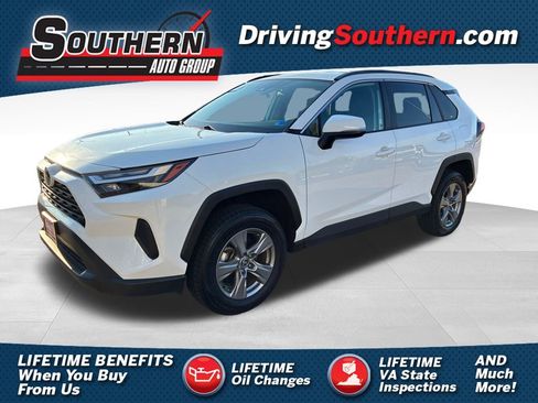 Used 2024 Toyota RAV4 XLE AWD/4WD image 1