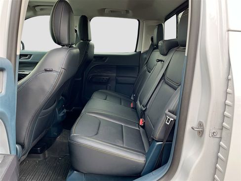 Used 2025 Ford Maverick Lobo image 24