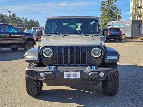 Used 2023 Jeep Wrangler Unlimited w/ Cold Weather Group image 3