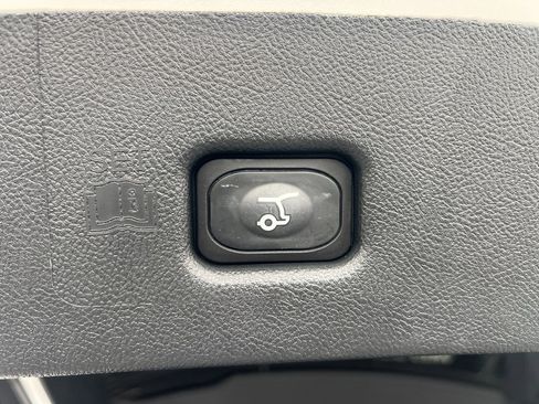 Used 2023 Lincoln Nautilus Reserve w/ Luxury Package image 32