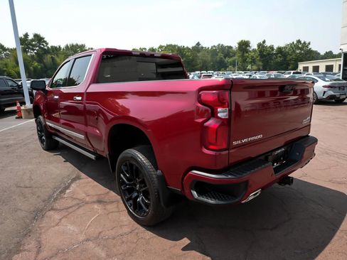 Used 2024 Chevrolet Silverado 1500 High Country w/ Technology Package AWD/4WD image 4