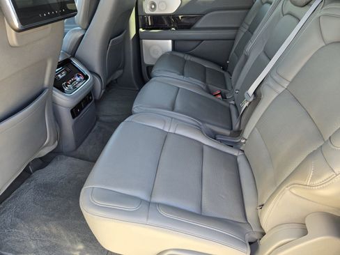 Used 2020 Lincoln Navigator L Reserve w/ Equipment Group 208A Reserve image 31