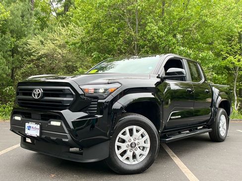 Used 2024 Toyota Tacoma SR5 AWD/4WD image 1