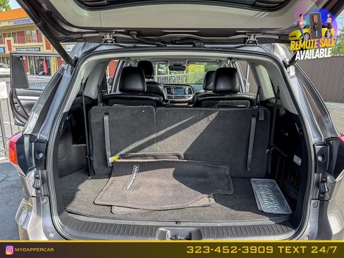 Used 2019 Toyota Highlander XLE FWD image 20