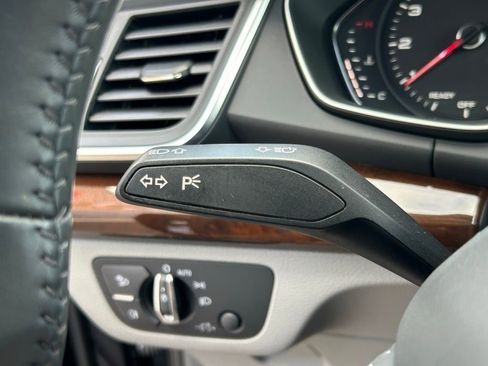 Used 2020 Audi Q5 2.0T Premium image 31