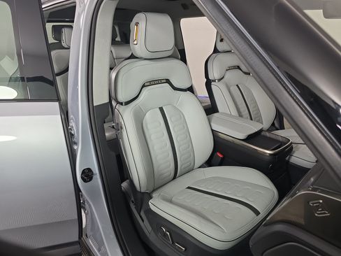 Used 2023 Rivian R1S Launch Edition AWD/4WD image 24