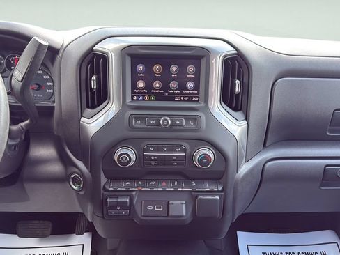 Used 2024 Chevrolet Silverado 1500 Custom Trail Boss w/ Dark Appearance Package AWD/4WD image 17