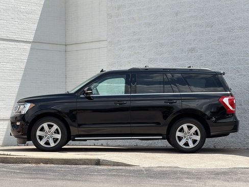 Used 2019 Ford Expedition XLT w/ Equipment Group 202A RWD image 2