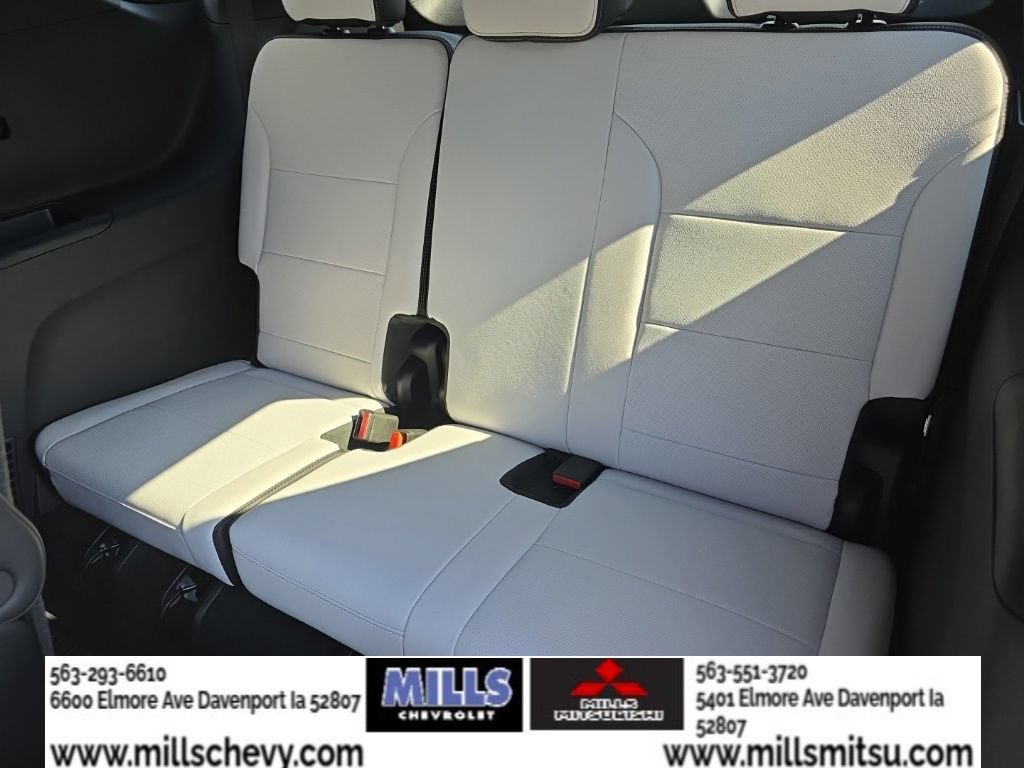 Used 2026 Chevrolet Traverse High Country w/ LPO, Floor Liner Package FWD image 18