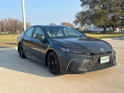 Certified 2025 Toyota Camry SE w/ Convenience Package image 5
