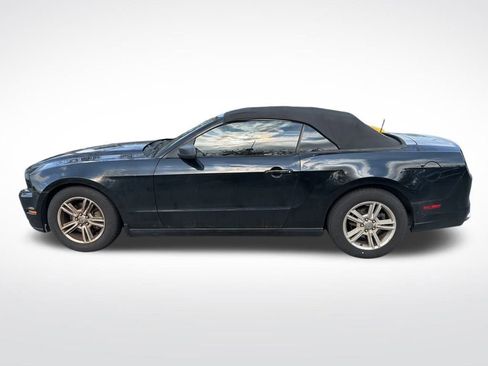 Used 2014 Ford Mustang Convertible image 8