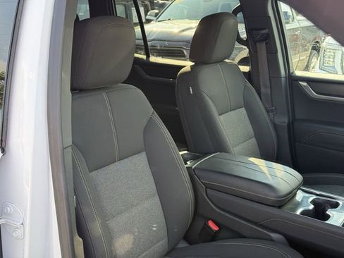 Used 2025 GMC Acadia Elevation image 20