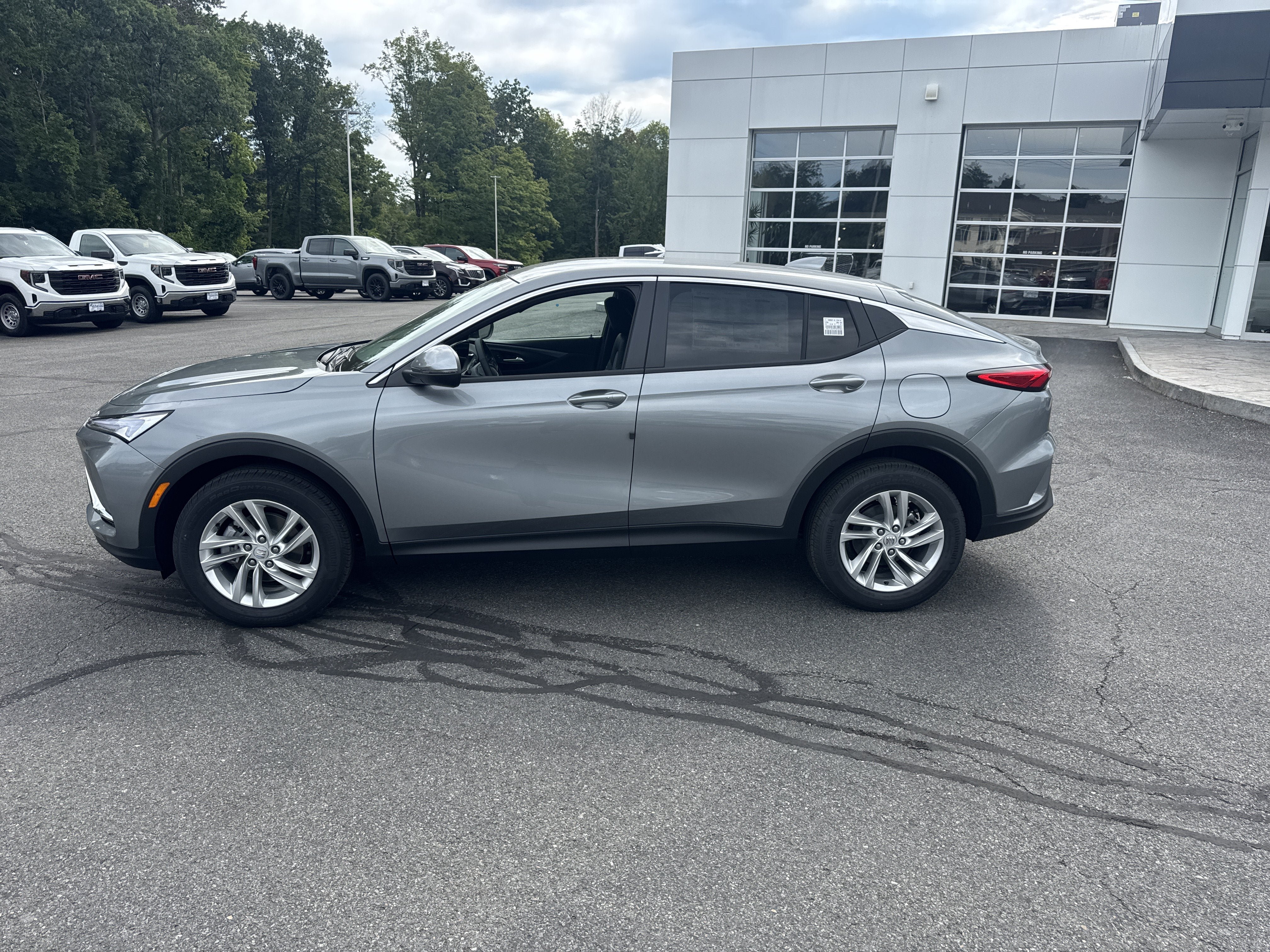 New 2026 Buick Envista Preferred w/ Convenience I Package FWD image 2