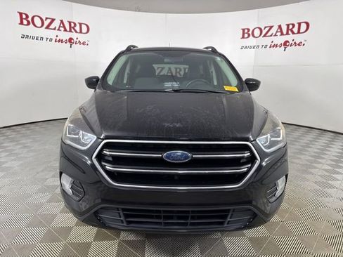 Used 2019 Ford Escape SE image 2