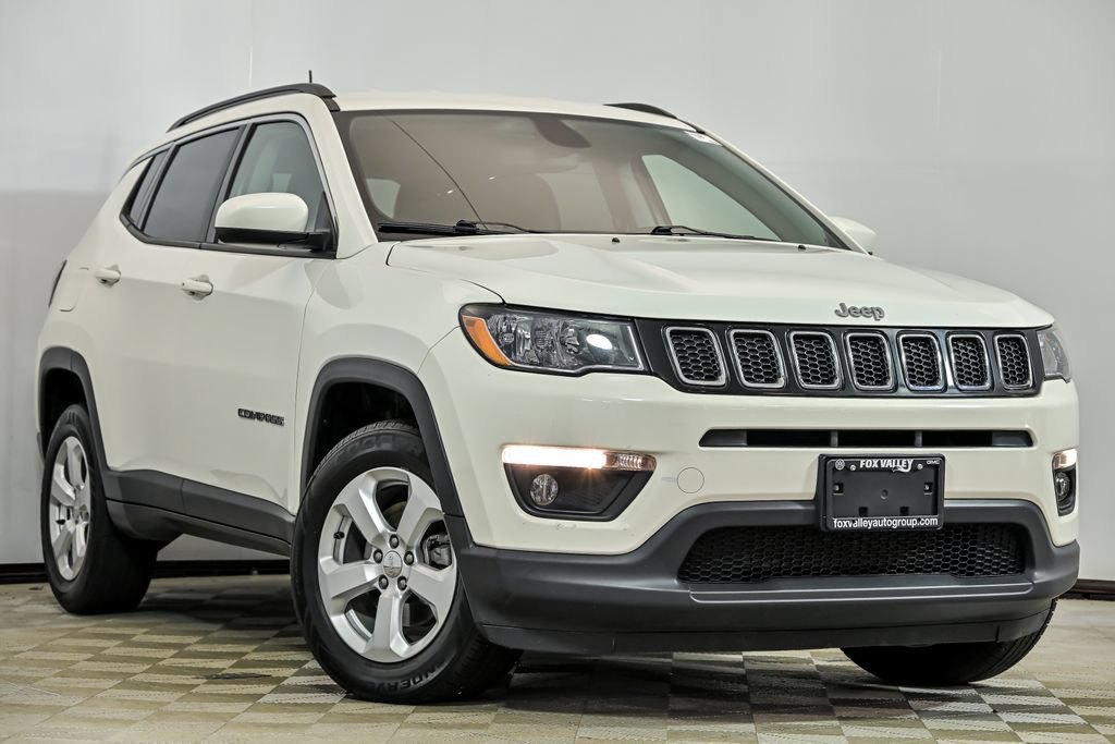Used 2020 Jeep Compass Latitude w/ Cold Weather Group AWD/4WD image 1