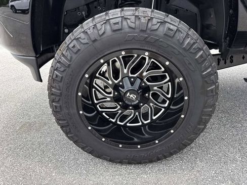 Used 2026 RAM 2500 Limited AWD/4WD image 32