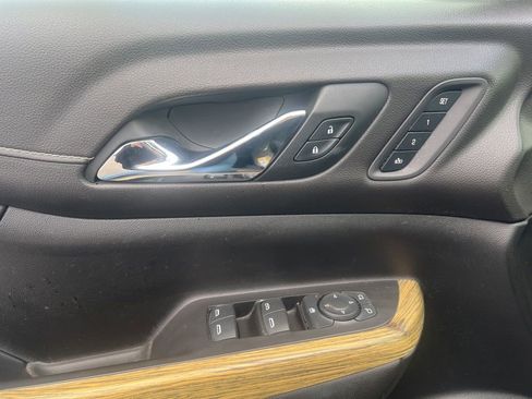 Used 2019 GMC Acadia Denali w/ Technology Package image 10