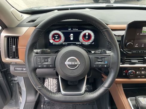 Used 2025 Nissan Pathfinder Platinum w/ Cargo Package image 13