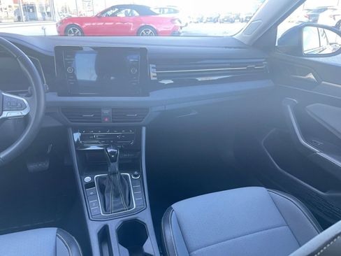 Used 2025 Volkswagen Jetta SE image 34