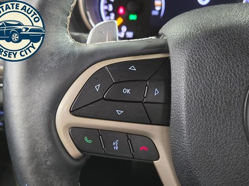 Used 2017 Jeep Grand Cherokee Overland AWD/4WD image 13