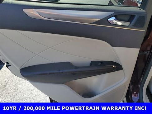 Used 2018 Lincoln MKC Premiere image 11