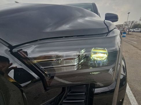 Used 2025 Toyota Tacoma SR5 image 30