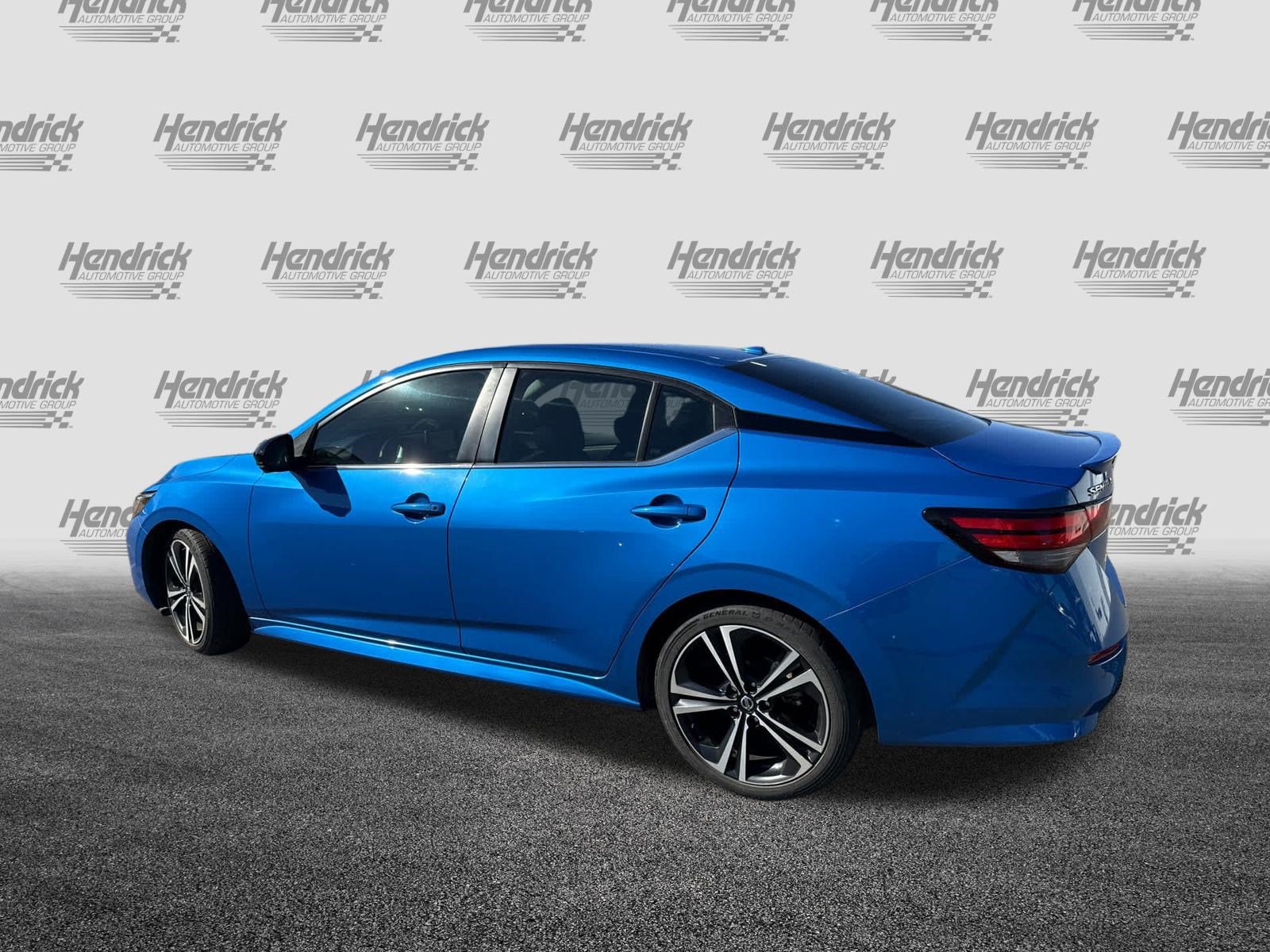 Used 2022 Nissan Sentra SR w/ SR Premium Package FWD image 6