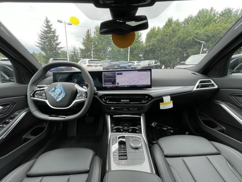 Used 2026 BMW 330i xDrive Sedan w/ Premium Package AWD/4WD image 18