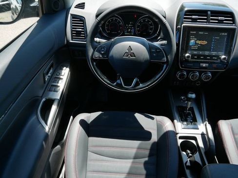 Used 2025 Mitsubishi Outlander Sport SE AWD/4WD image 12