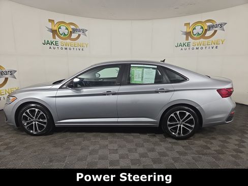 Used 2023 Volkswagen Jetta Sport FWD image 4