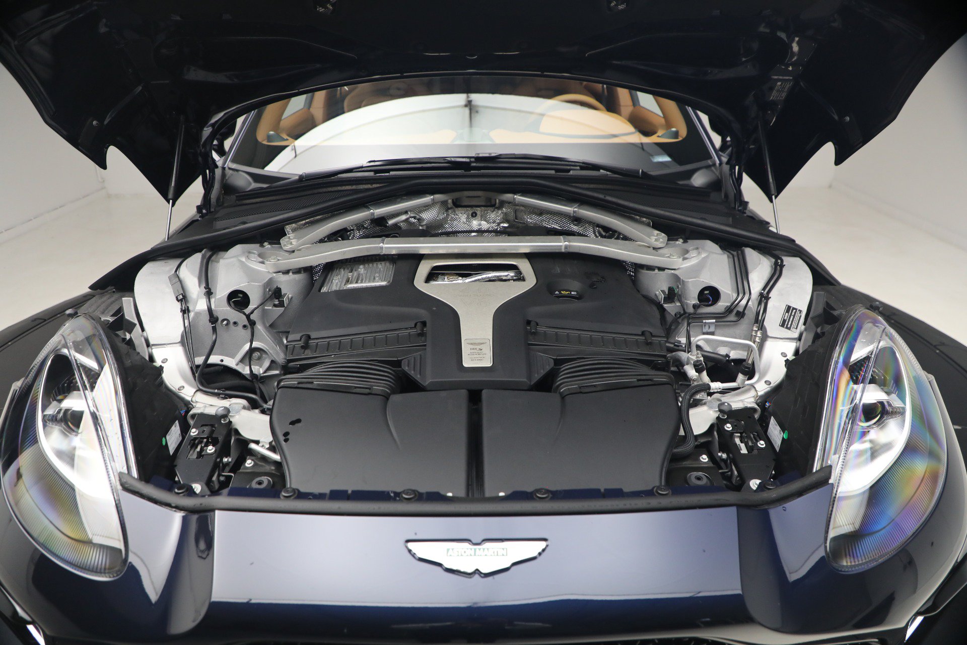 Used 2026 Aston Martin DBX S AWD/4WD image 34