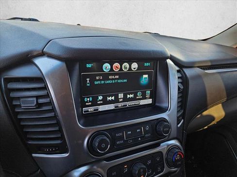 Used 2018 Chevrolet Suburban LT image 12